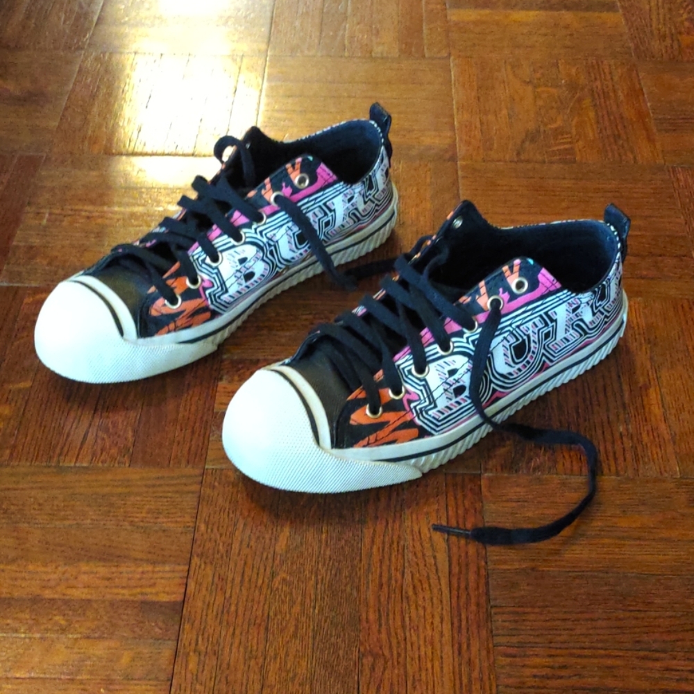Burberry Canvas Sneaker Size 39